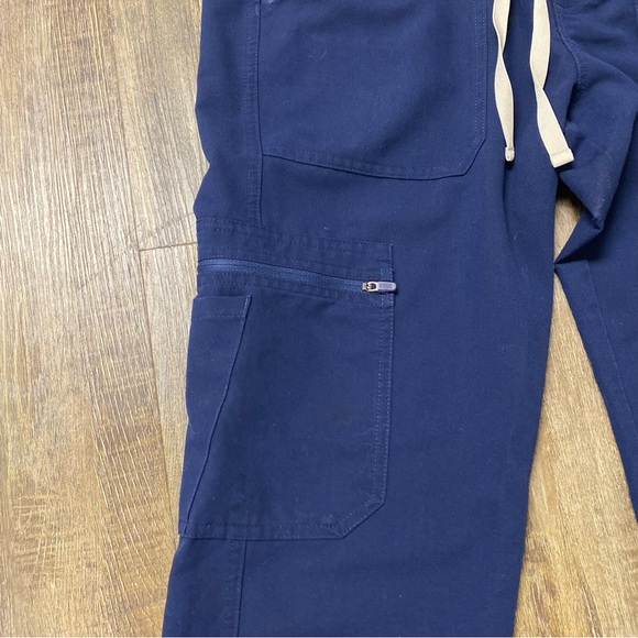 Figs Medical Scrub Bottoms Women’s Bundle Of 2 Navy Blue Pants Size Medium - Picture 7 of 16